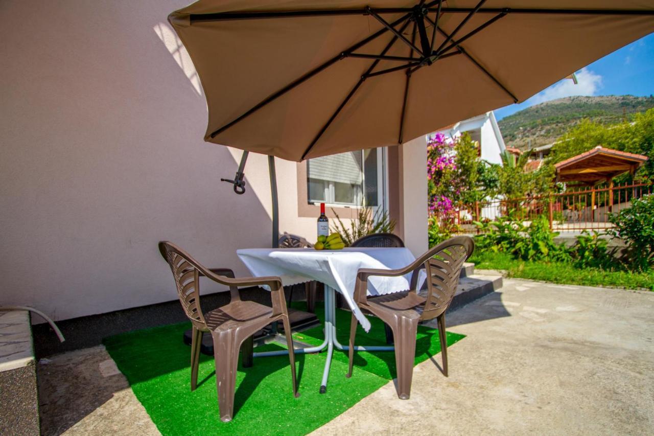 Belane Apartments Tivat Ngoại thất bức ảnh